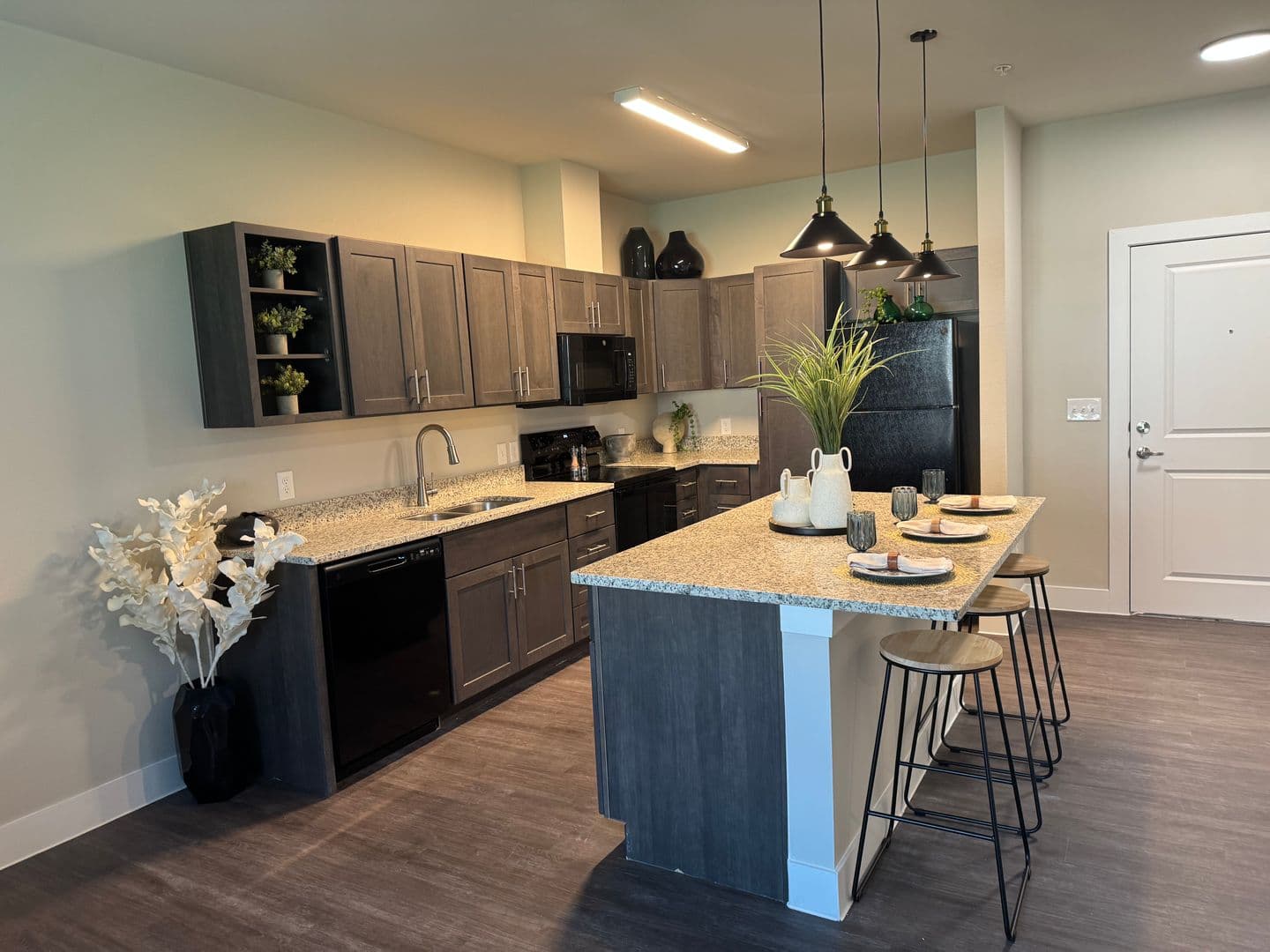 Lockhart Apartment: 2125 Windsor Boulevard