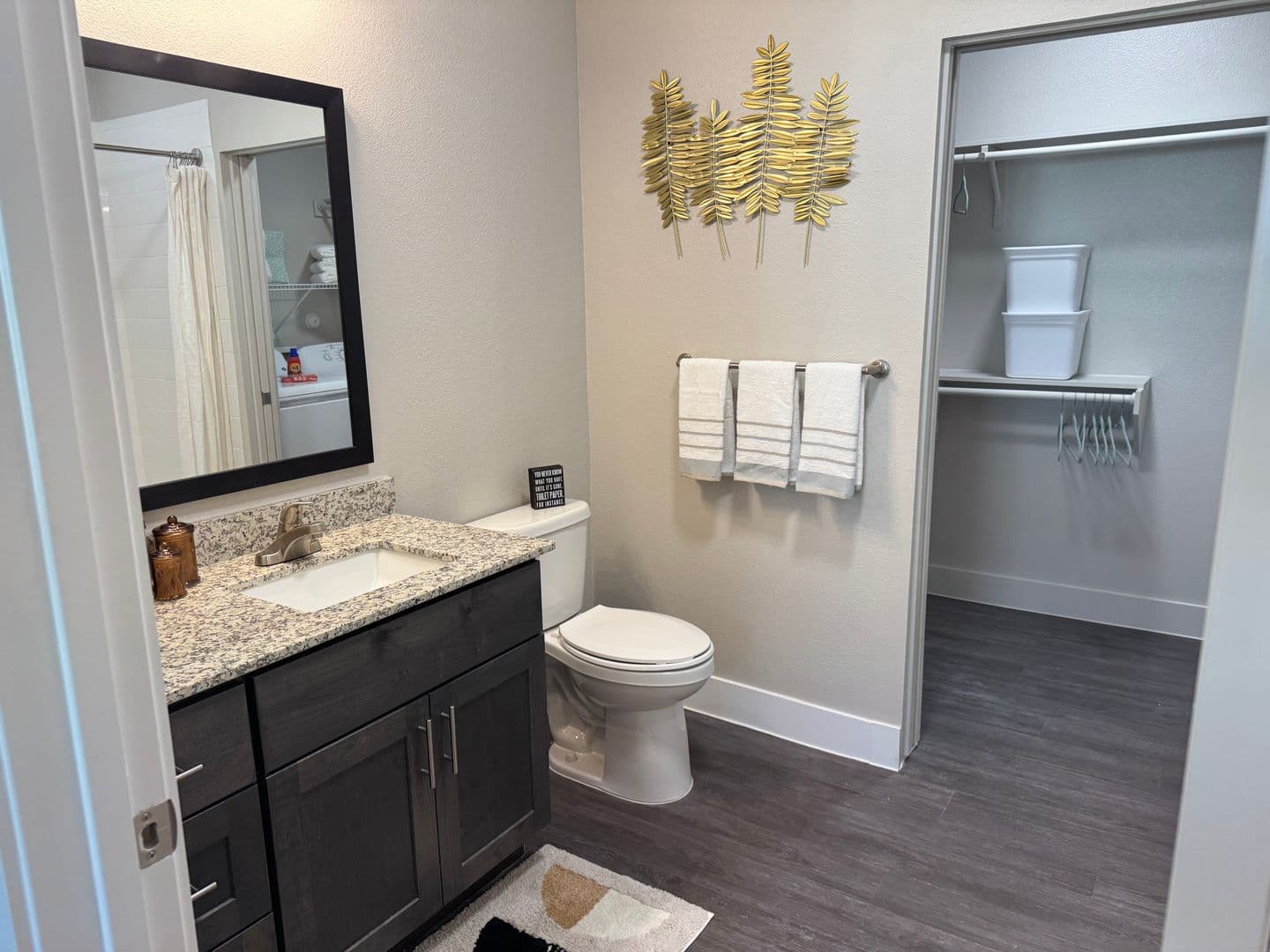 Lockhart Apartment: 2125 Windsor Boulevard