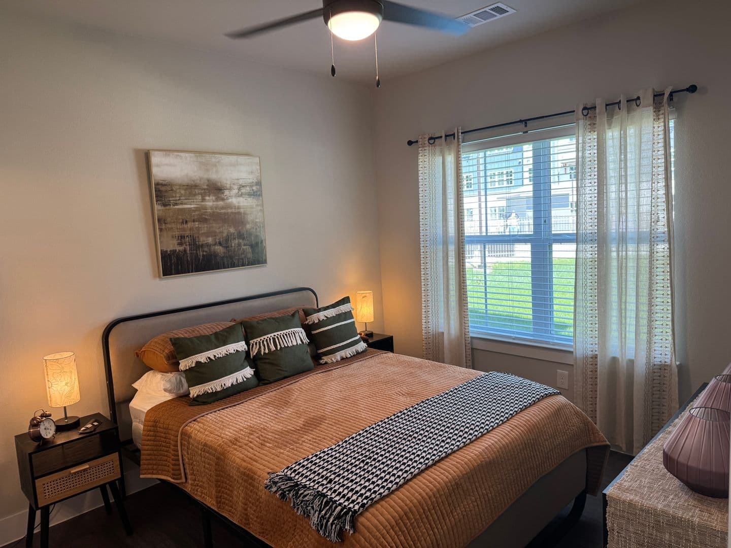Lockhart Apartment: 2125 Windsor Boulevard