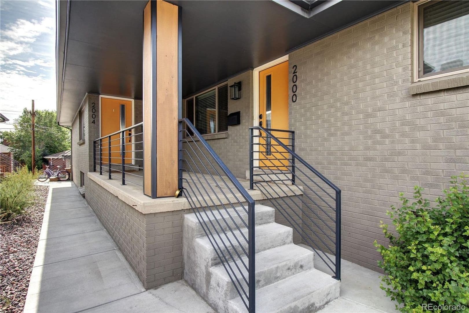 Edgewater Apartment: 2000-2014 Marshall St