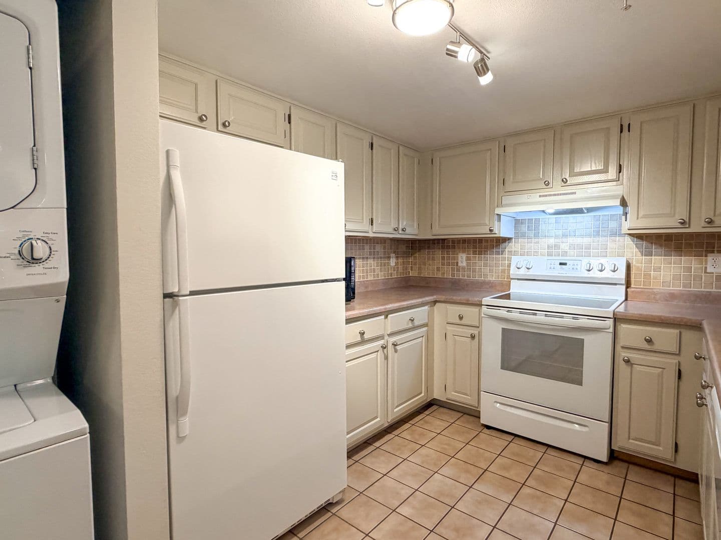 Littleton Condo: 12233 W Cross Dr #208