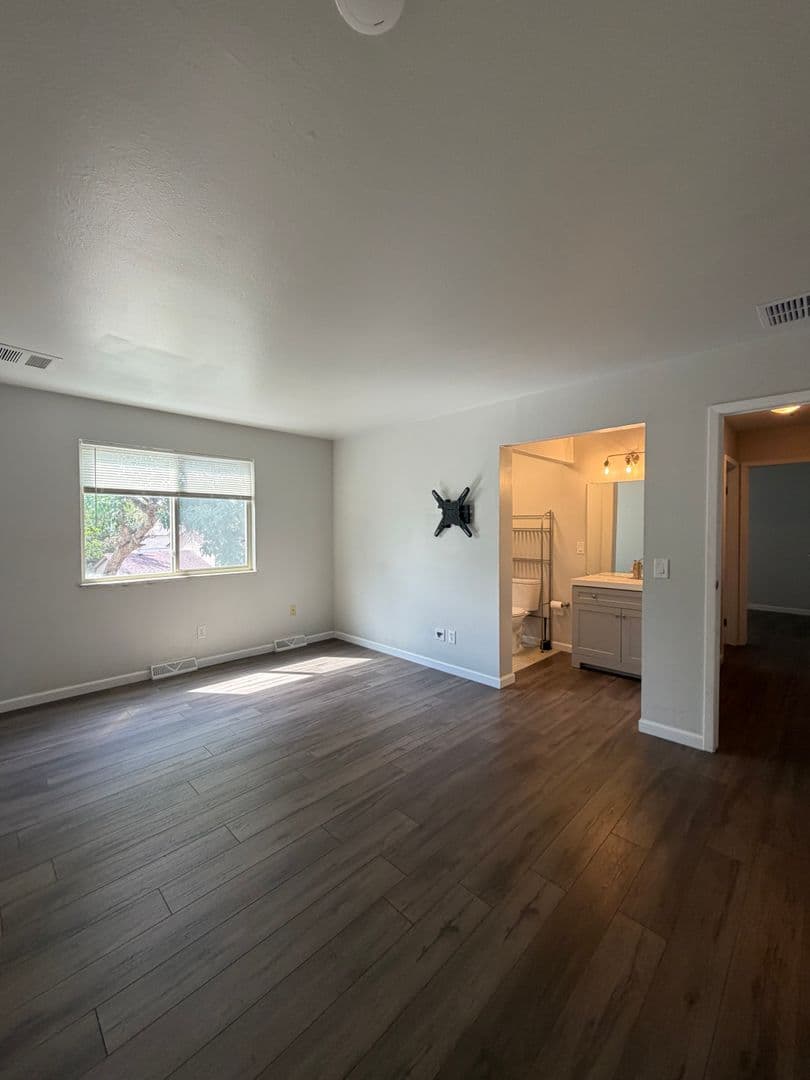 Aurora House: 16596 E Stanford Pl