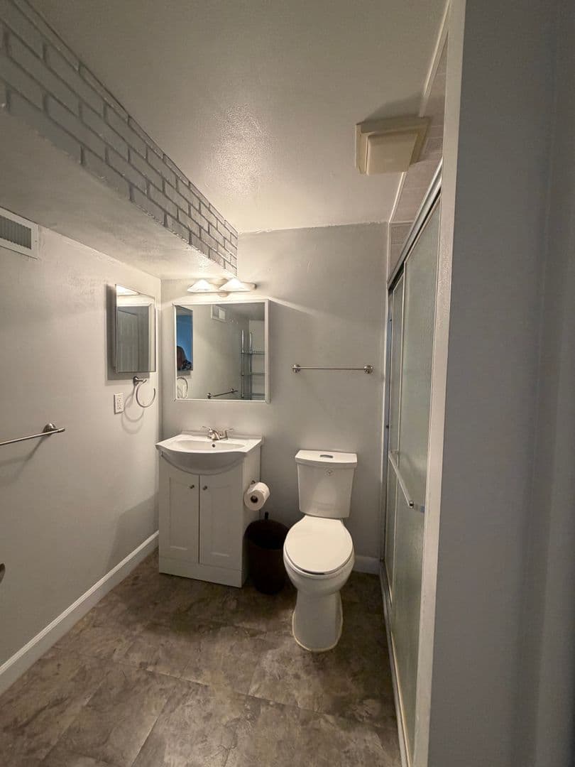Aurora House: 16596 E Stanford Pl