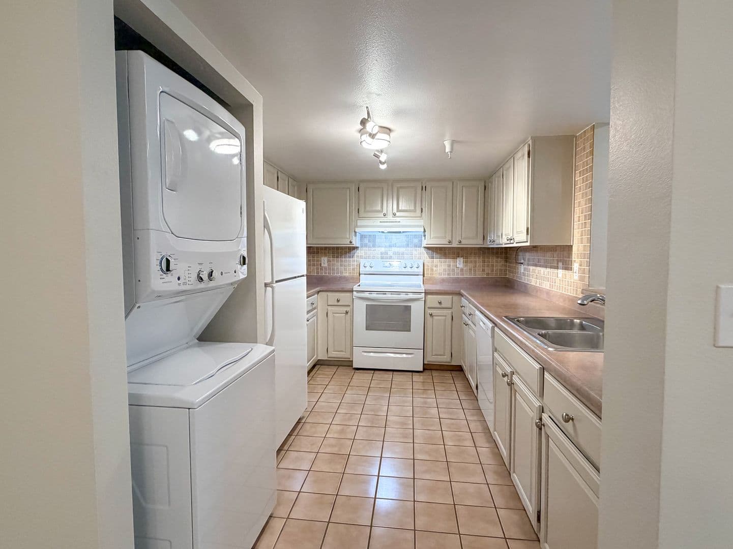 Littleton Condo: 12233 W Cross Dr #208