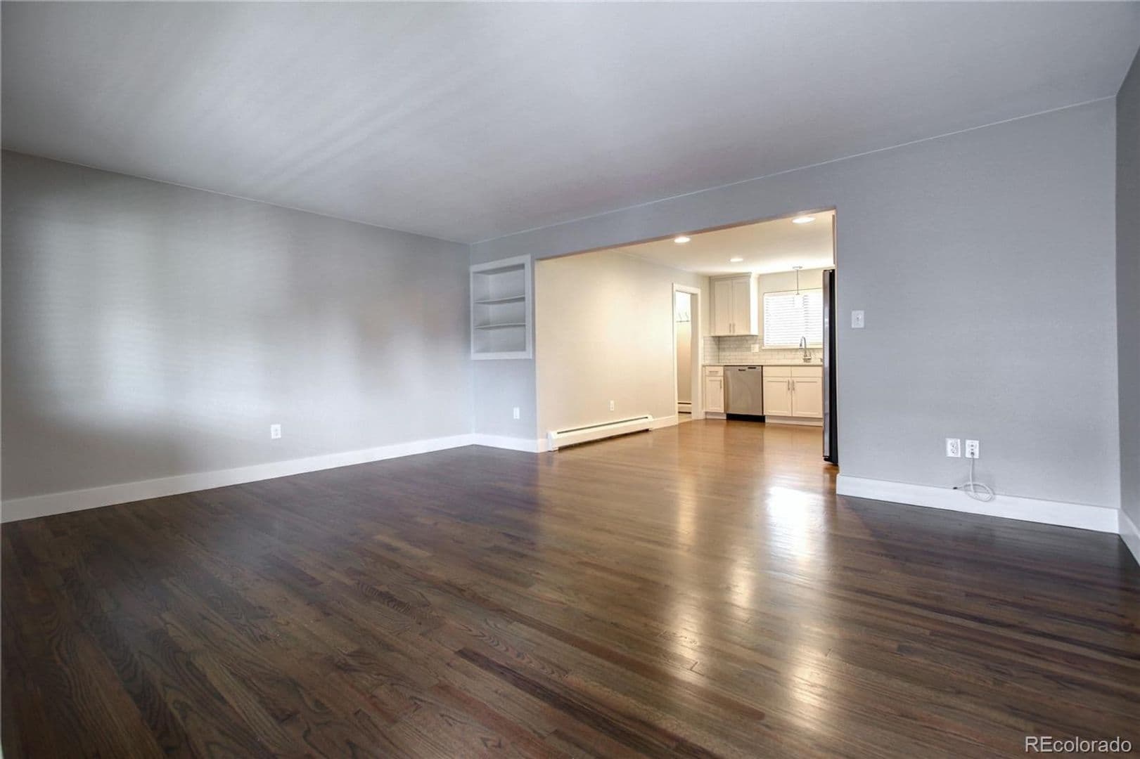 Edgewater Apartment: 2000-2014 Marshall St