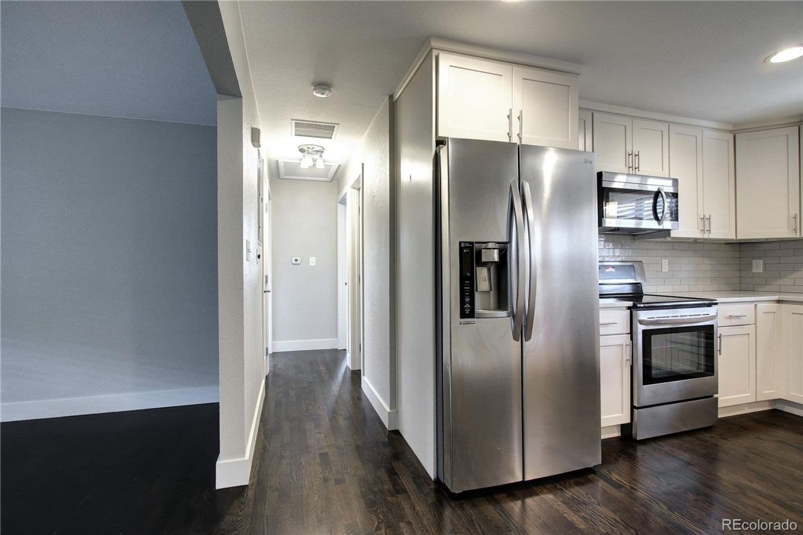 Edgewater Apartment: 2000-2014 Marshall St