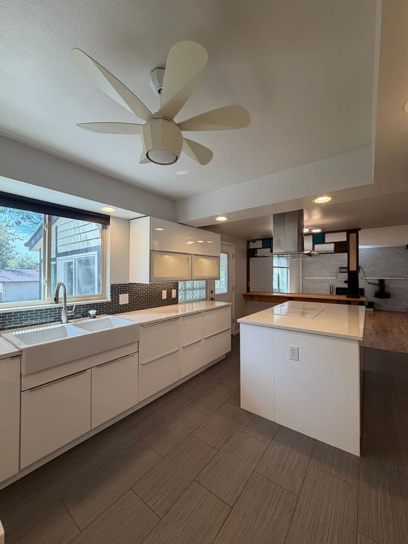 Aurora House: 16596 E Stanford Pl