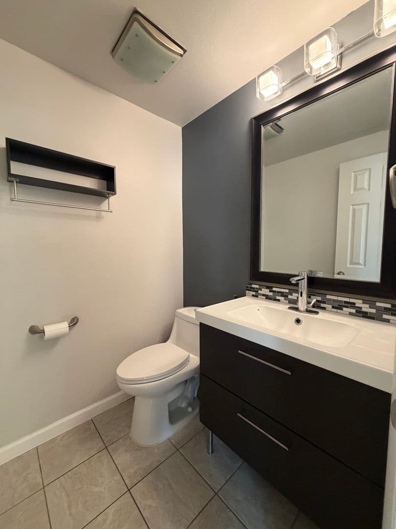 Aurora House: 16596 E Stanford Pl