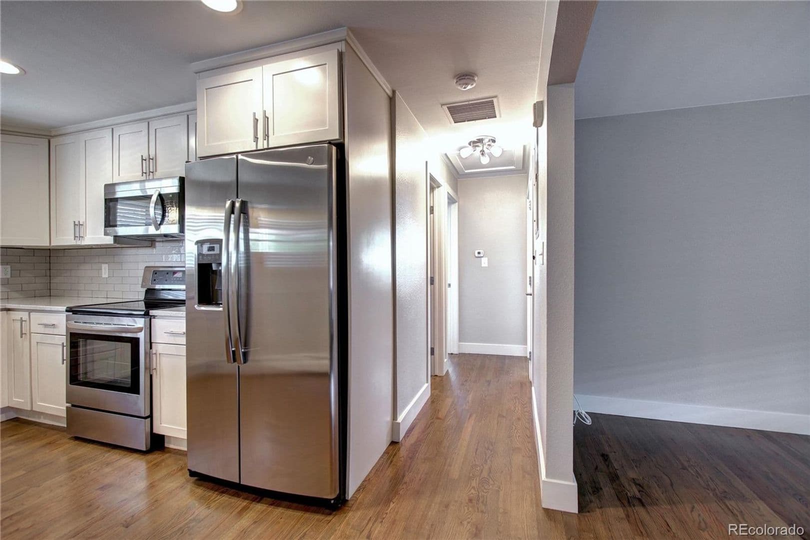 Edgewater Apartment: 2000-2014 Marshall St