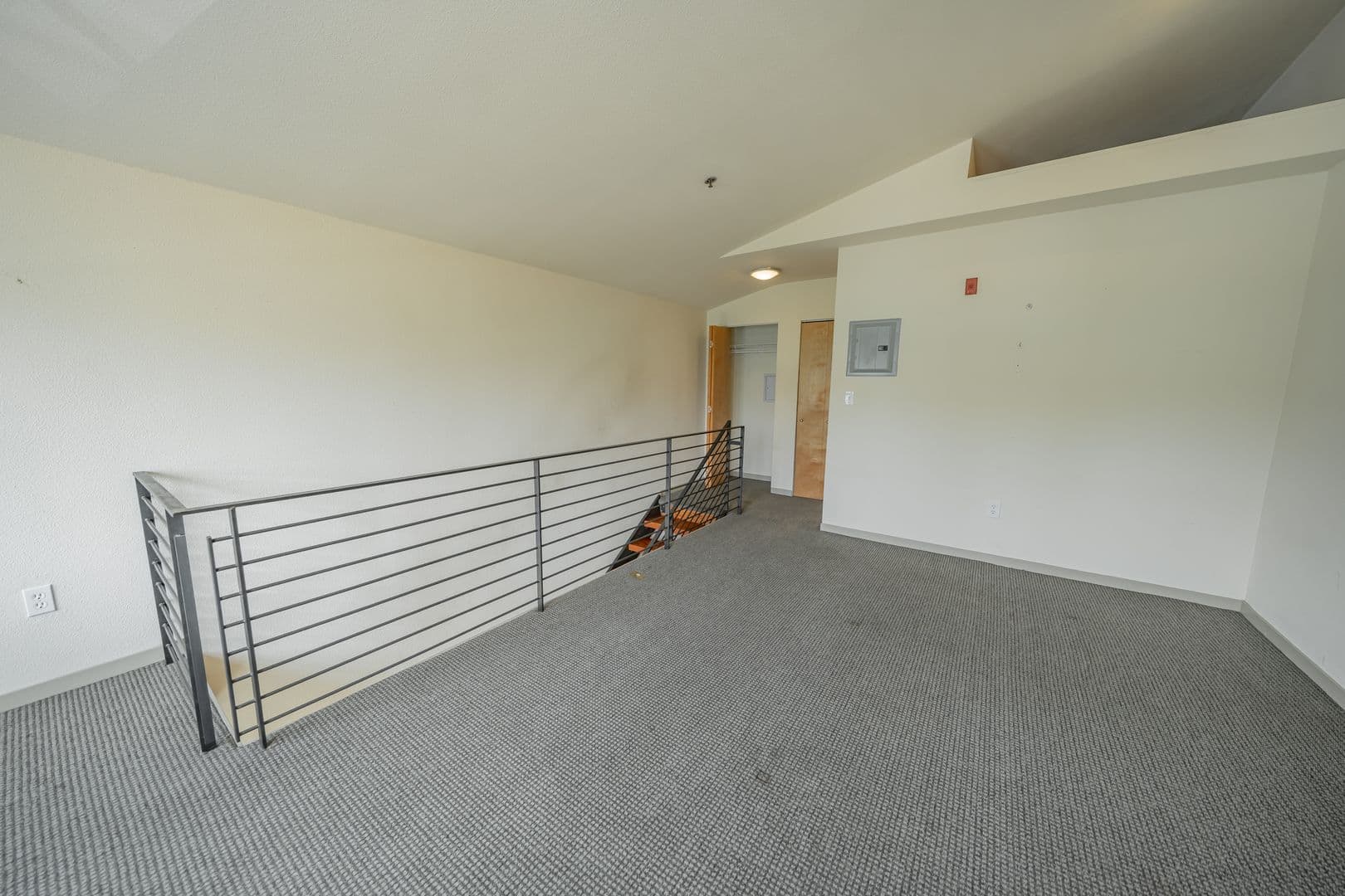 Oakland Apartment: 400 Derby Avenue