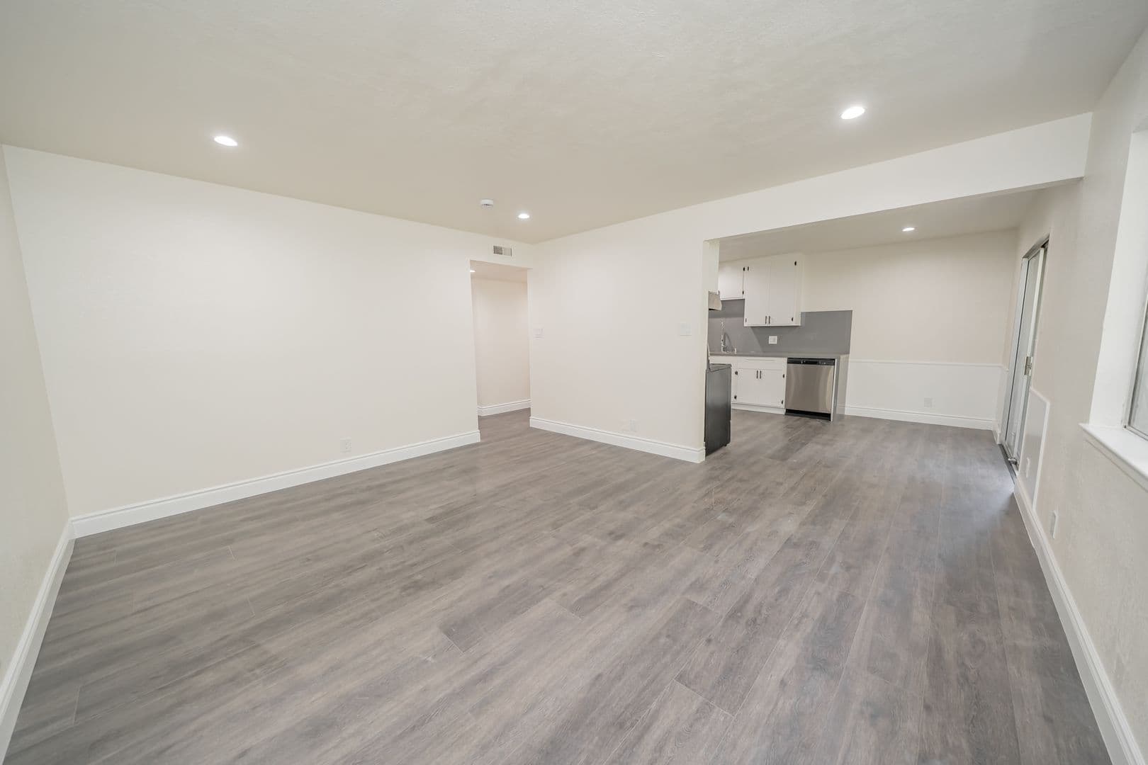 Oakland Apartment: 3222 Delaware Street