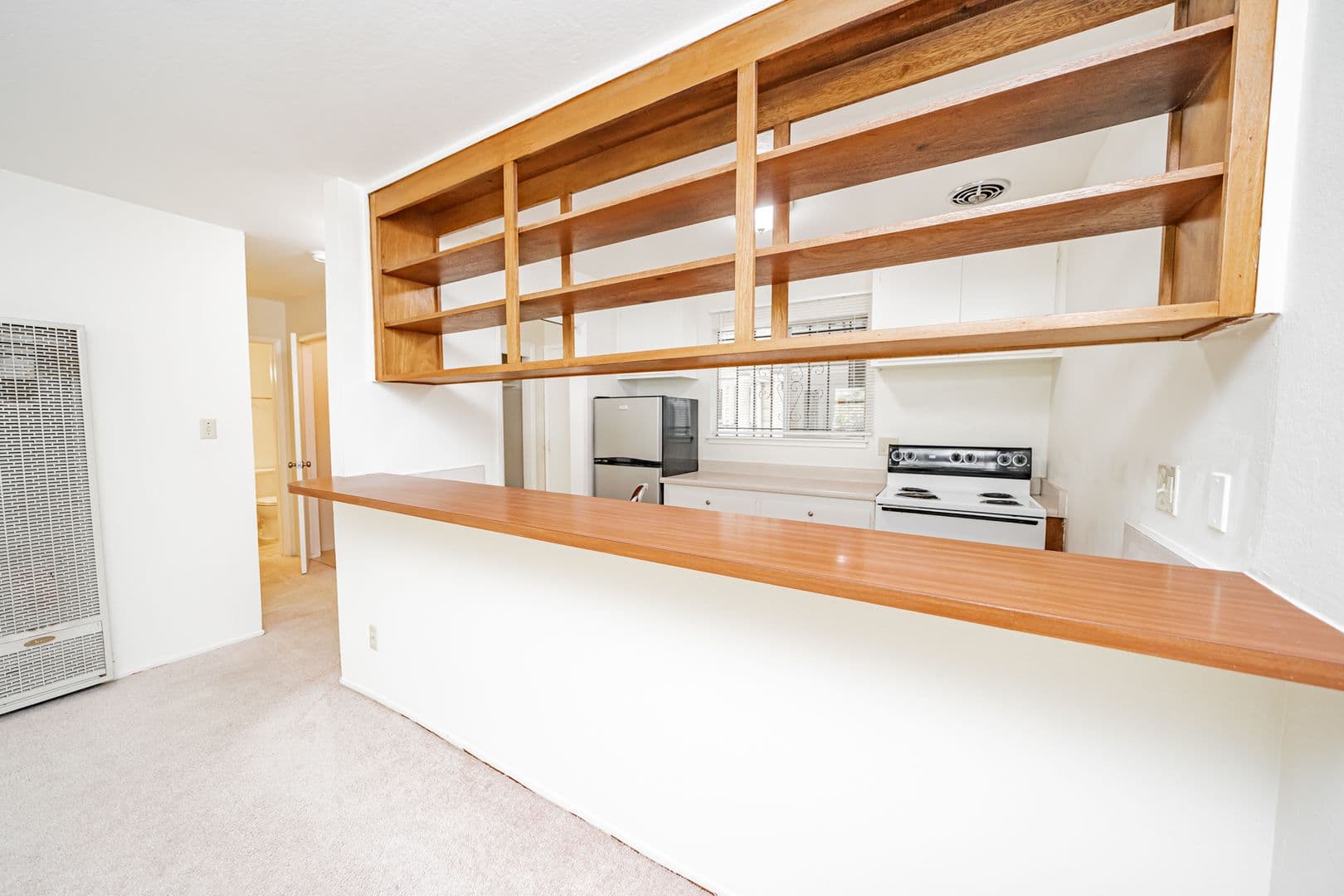 Oakland Apartment: 36 Moss Avenue