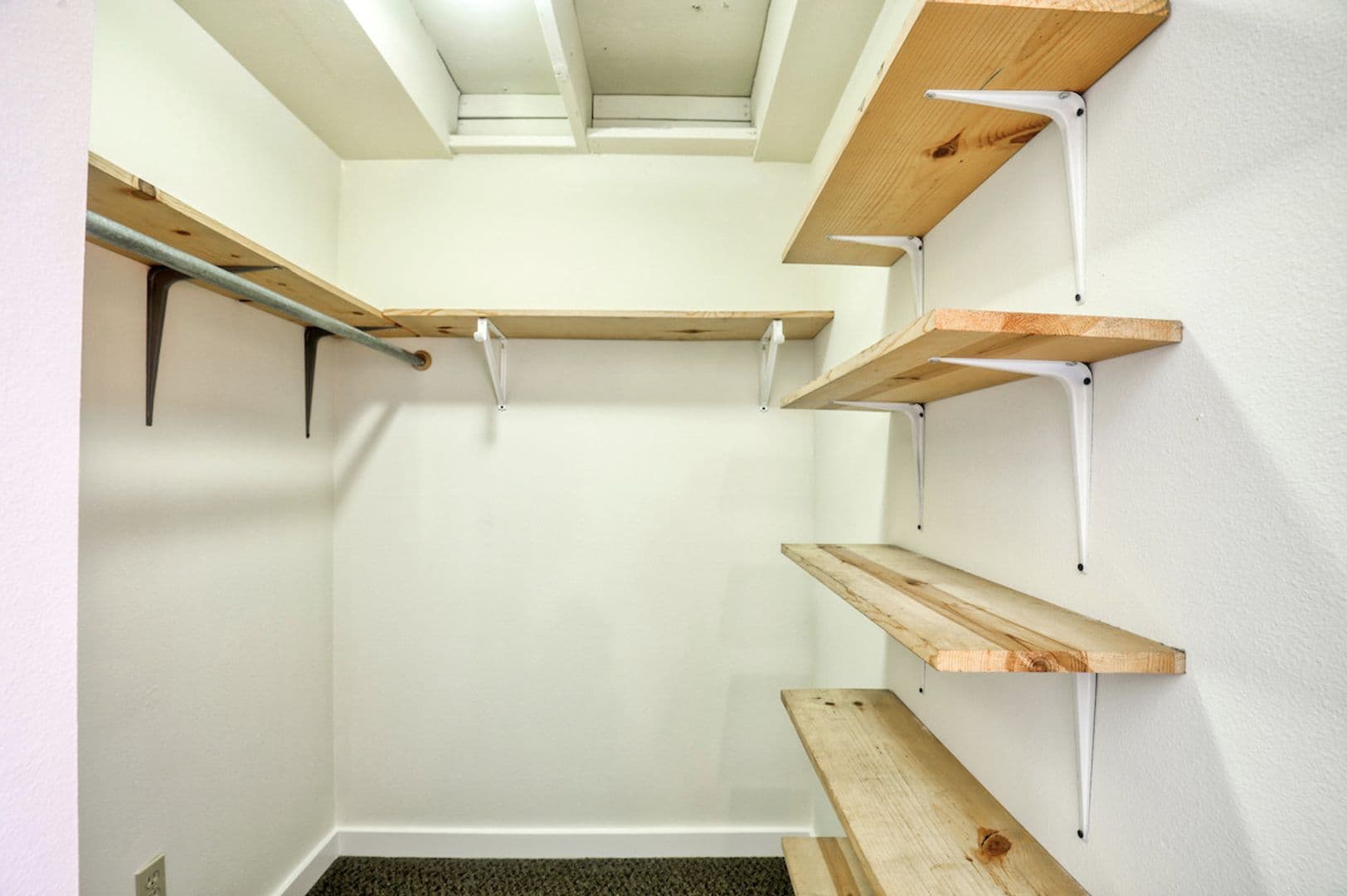 Oakland Apartment: 1000 43rd Street