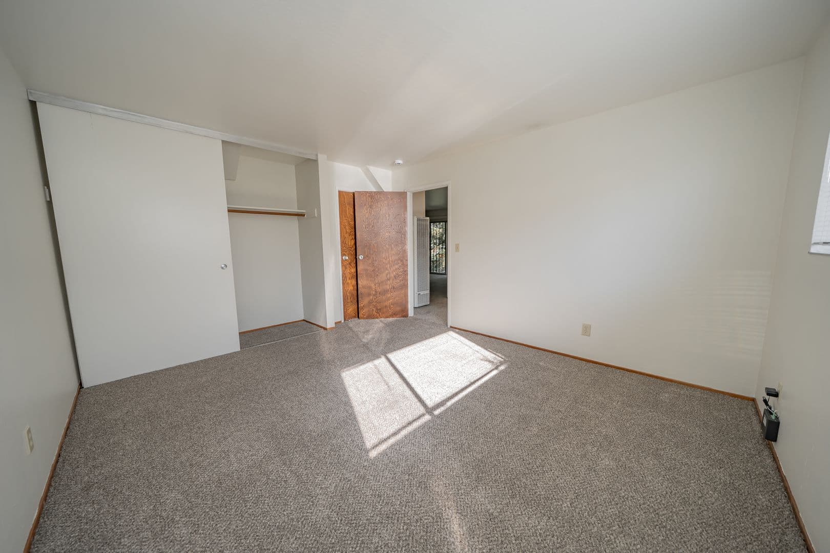 Oakland Apartment: 580 Jean St