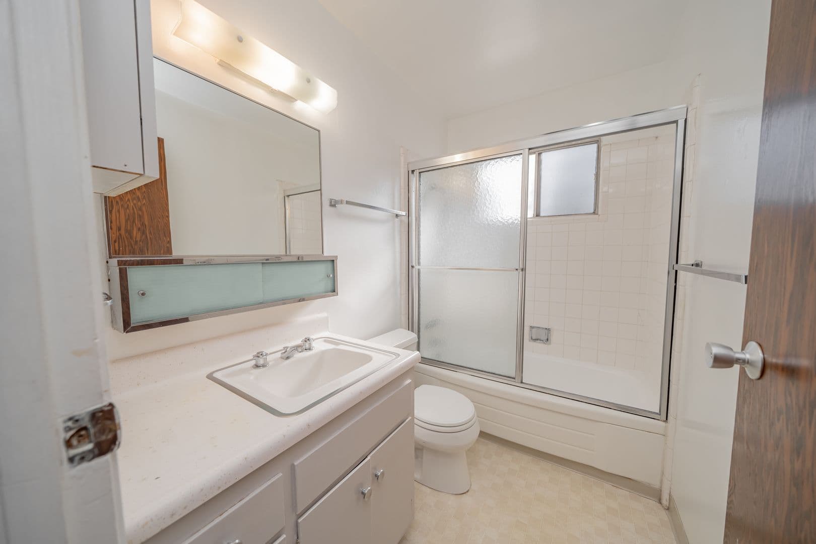 Oakland Apartment: 580 Jean St