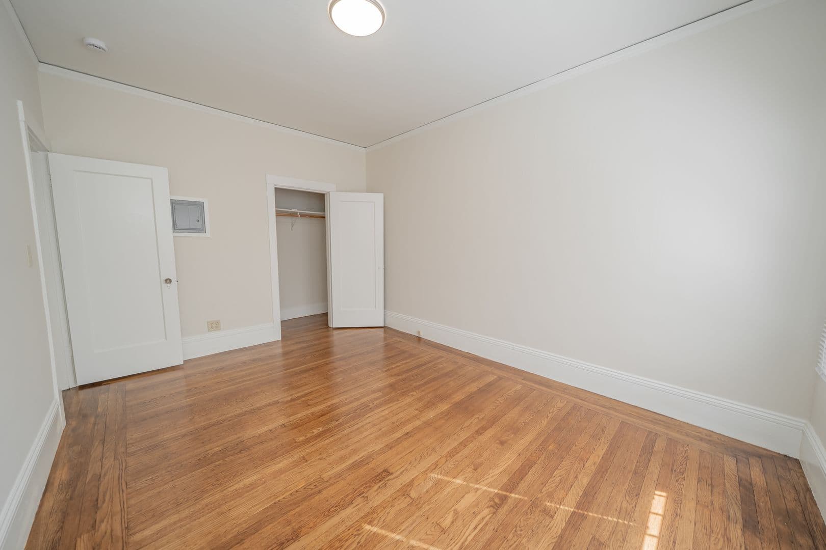 Oakland Apartment: 3115-3121 Davis Street