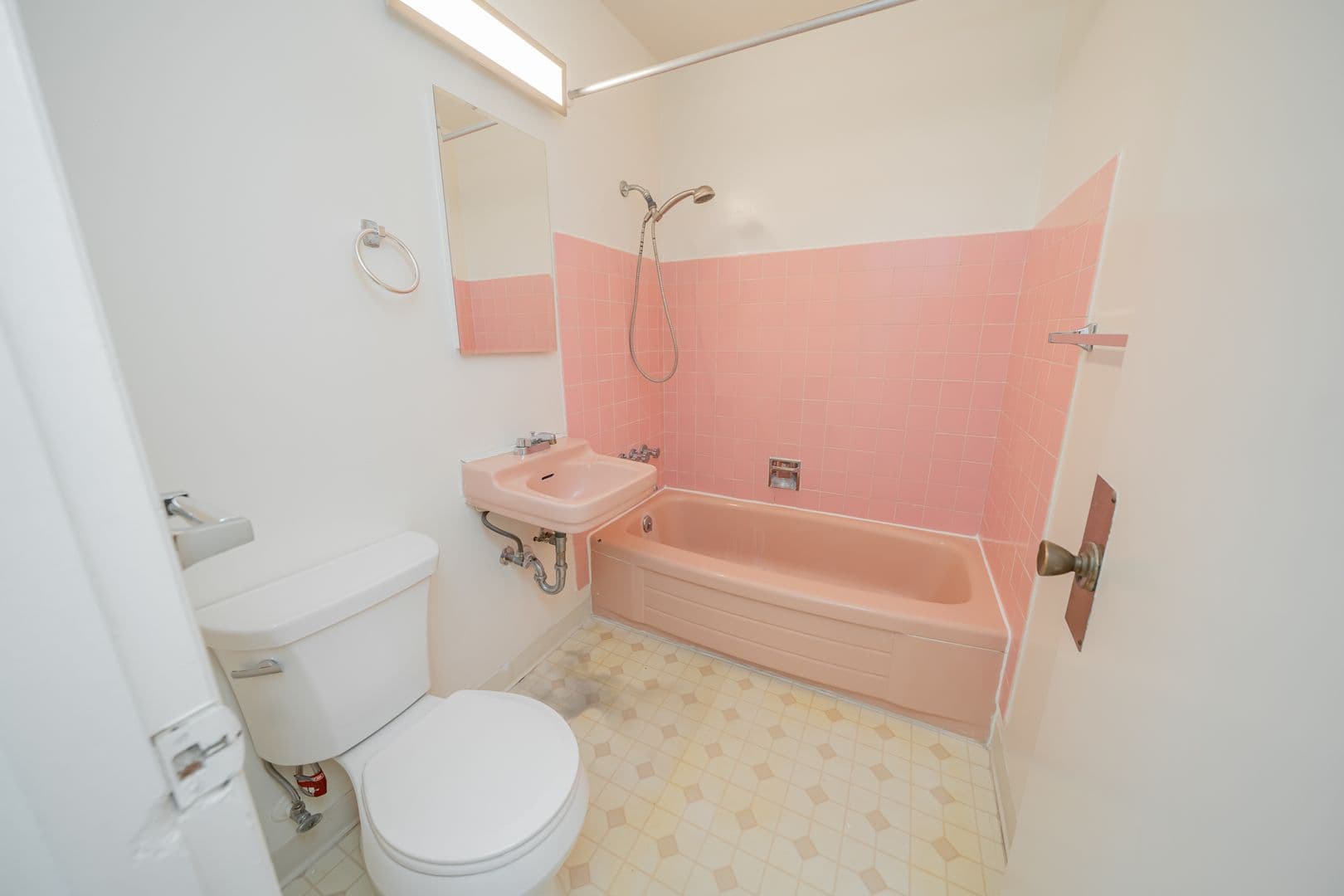 Oakland Apartment: 354 Vernon Street
