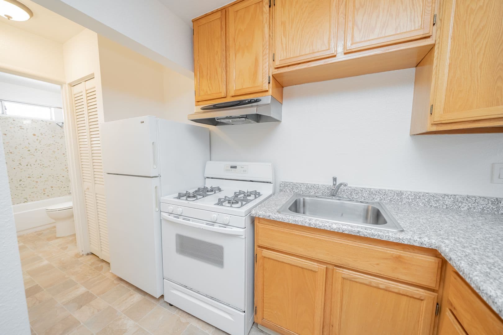 Berkeley Apartment: 1930 Hearst Avenue