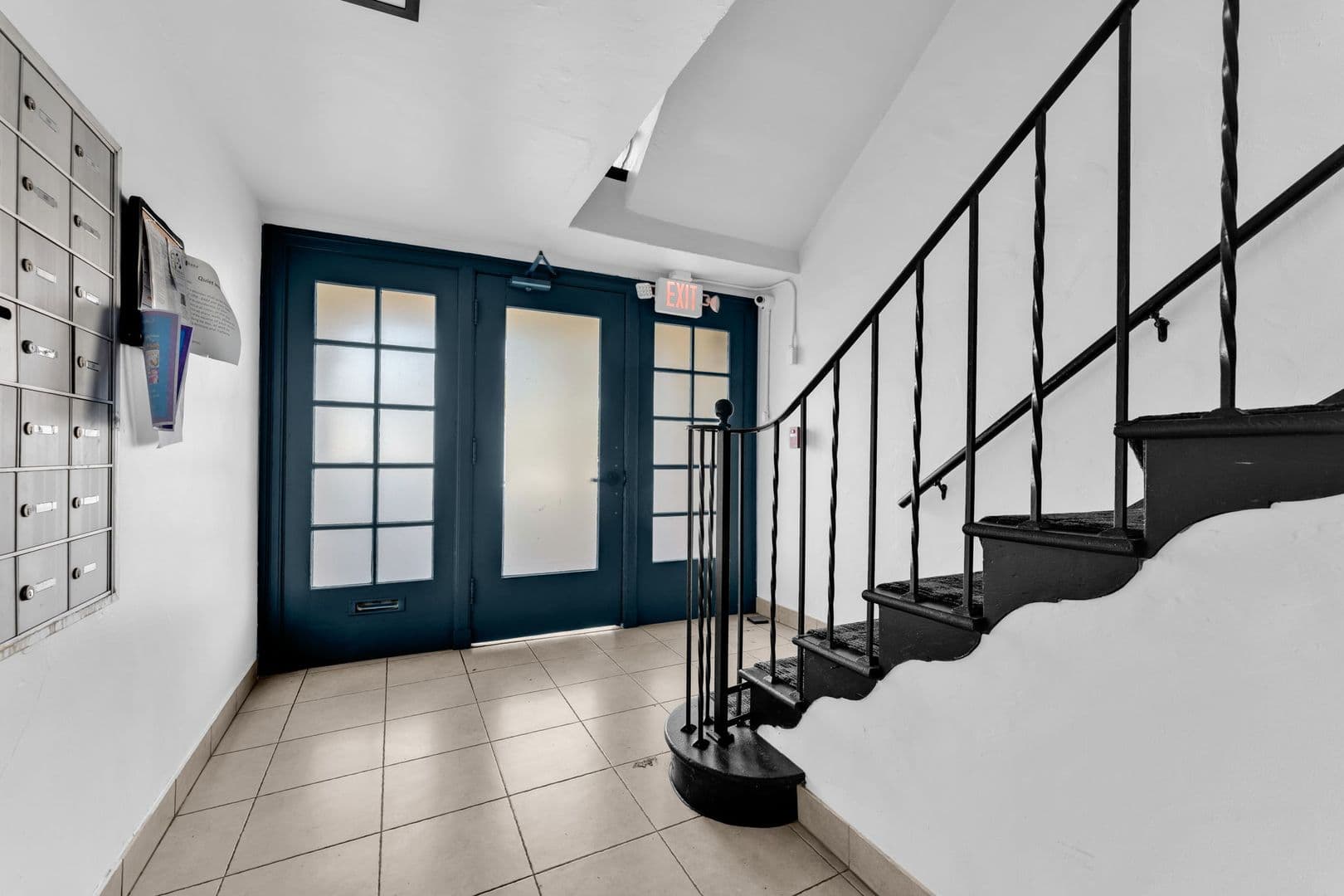 Berkeley Apartment: 2091 California Street