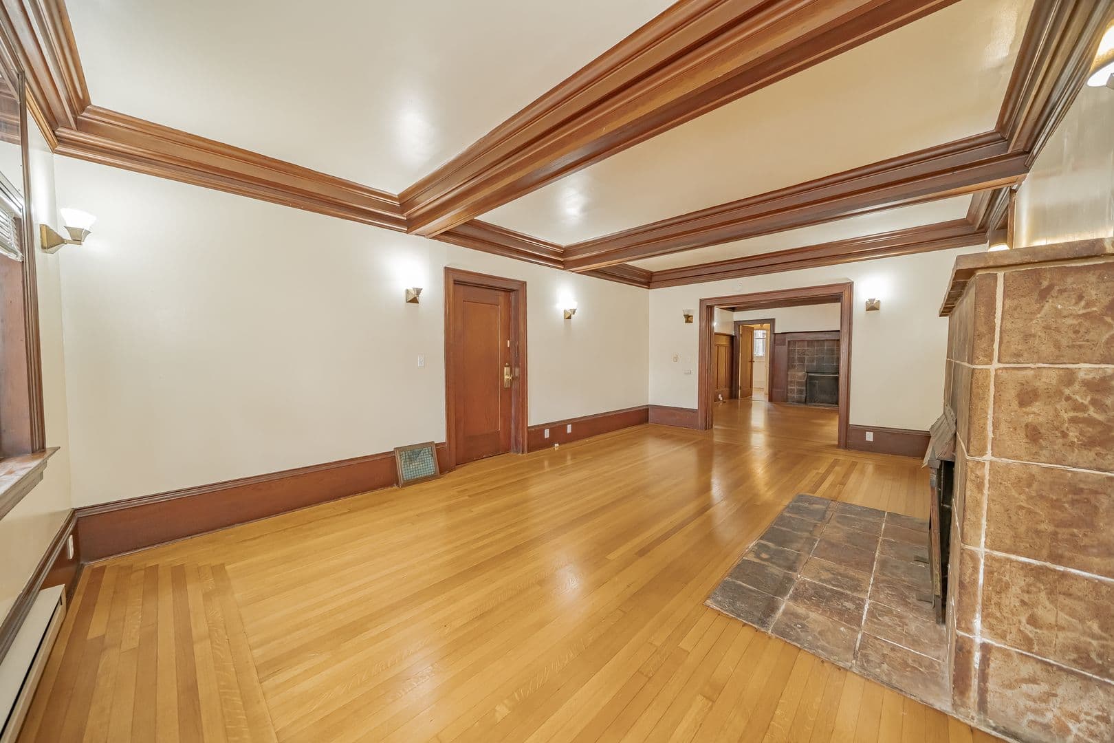 Berkeley Apartment: 2267 Hearst Avenue