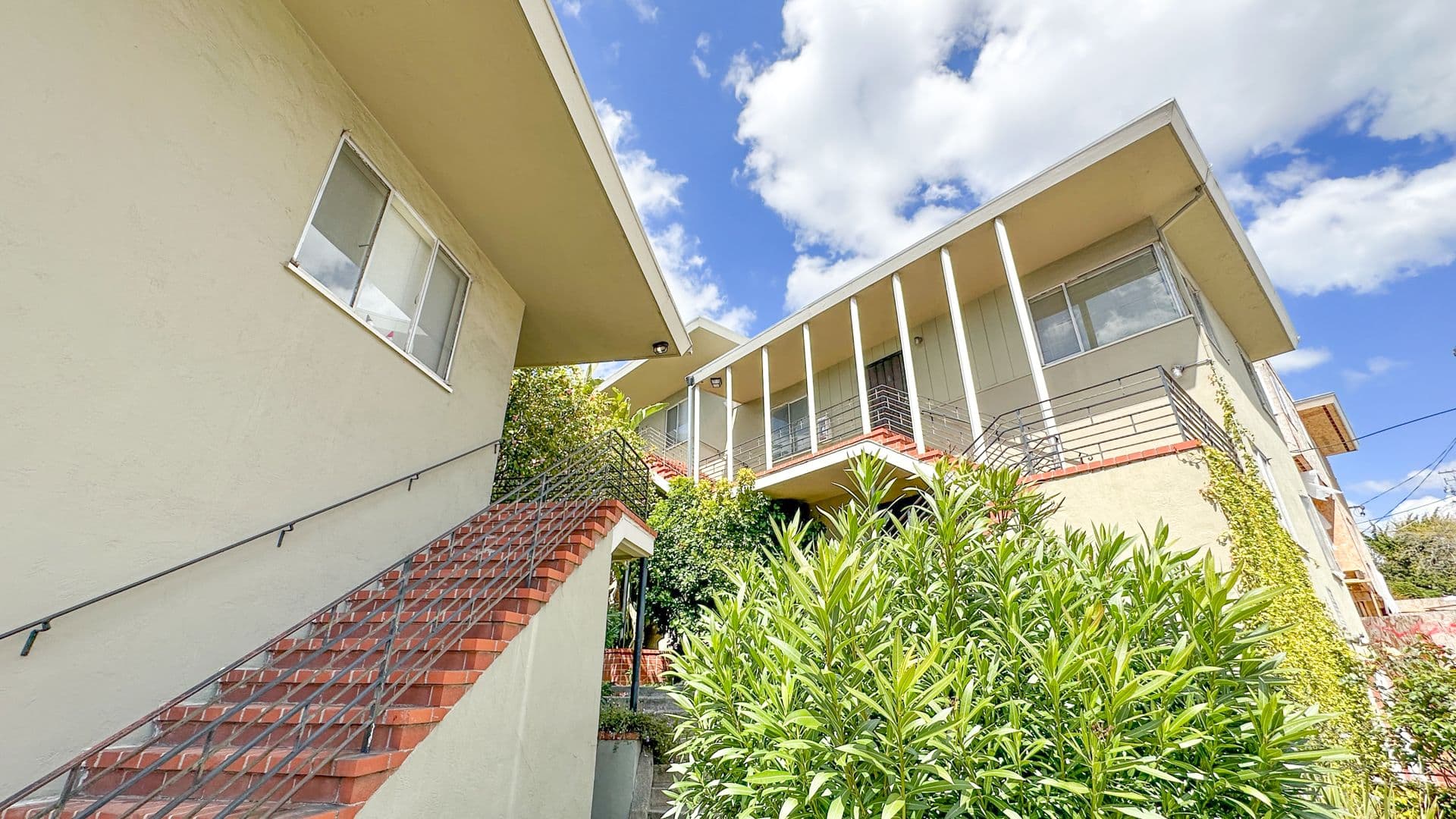 Oakland Apartment: 2275 Park Blvd