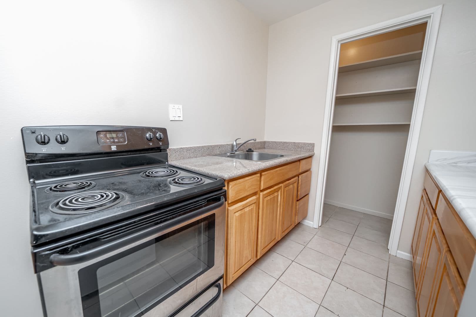 Oakland Apartment: 2275 Park Blvd