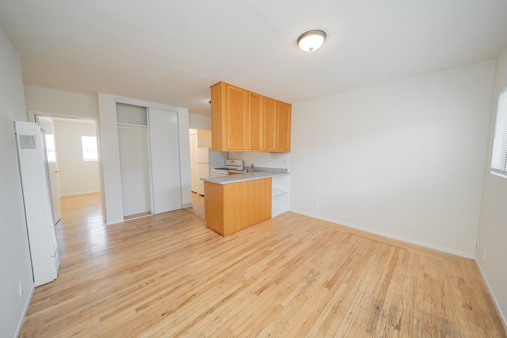 Berkeley Apartment: 1930 Hearst Avenue