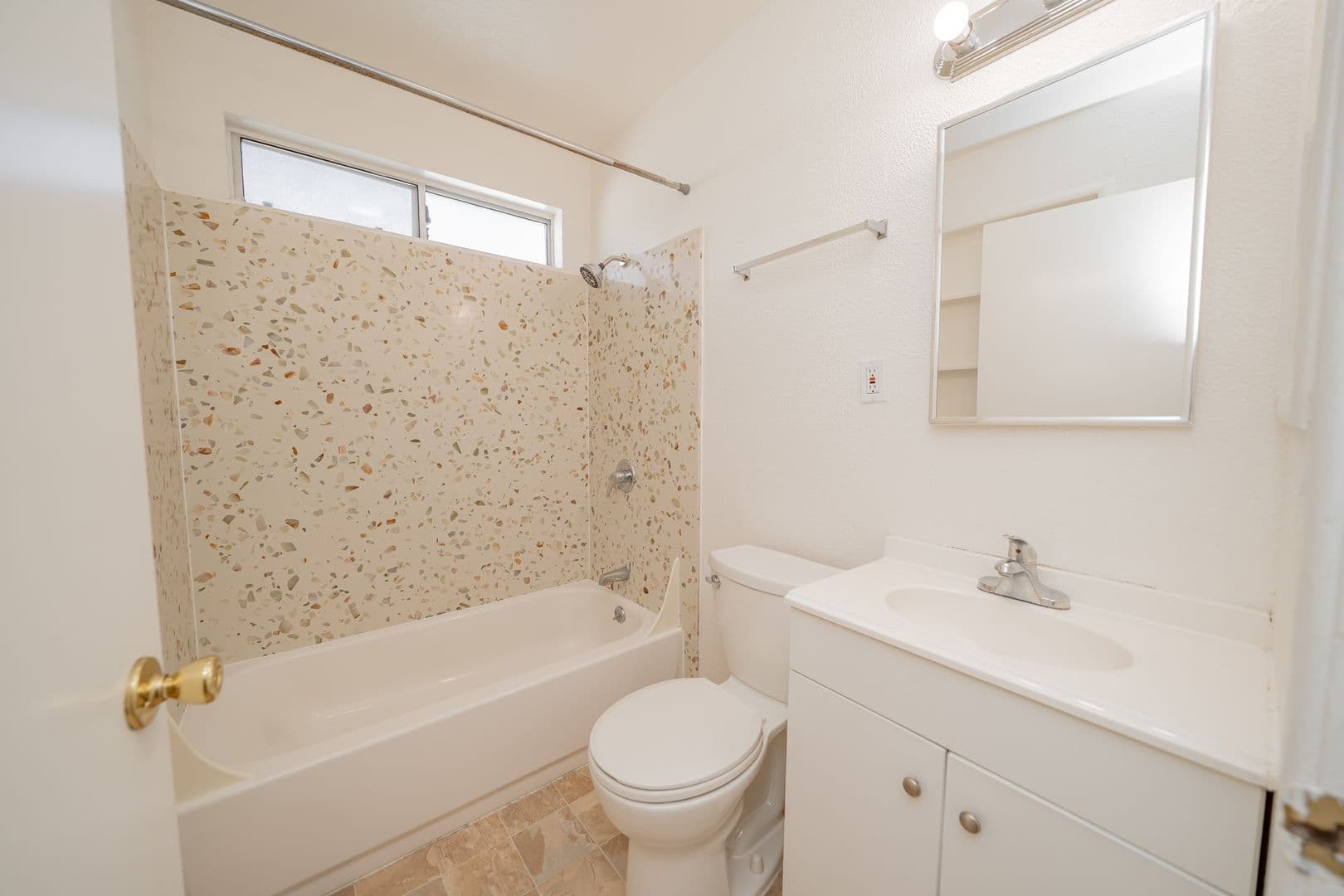 Berkeley Apartment: 1930 Hearst Avenue