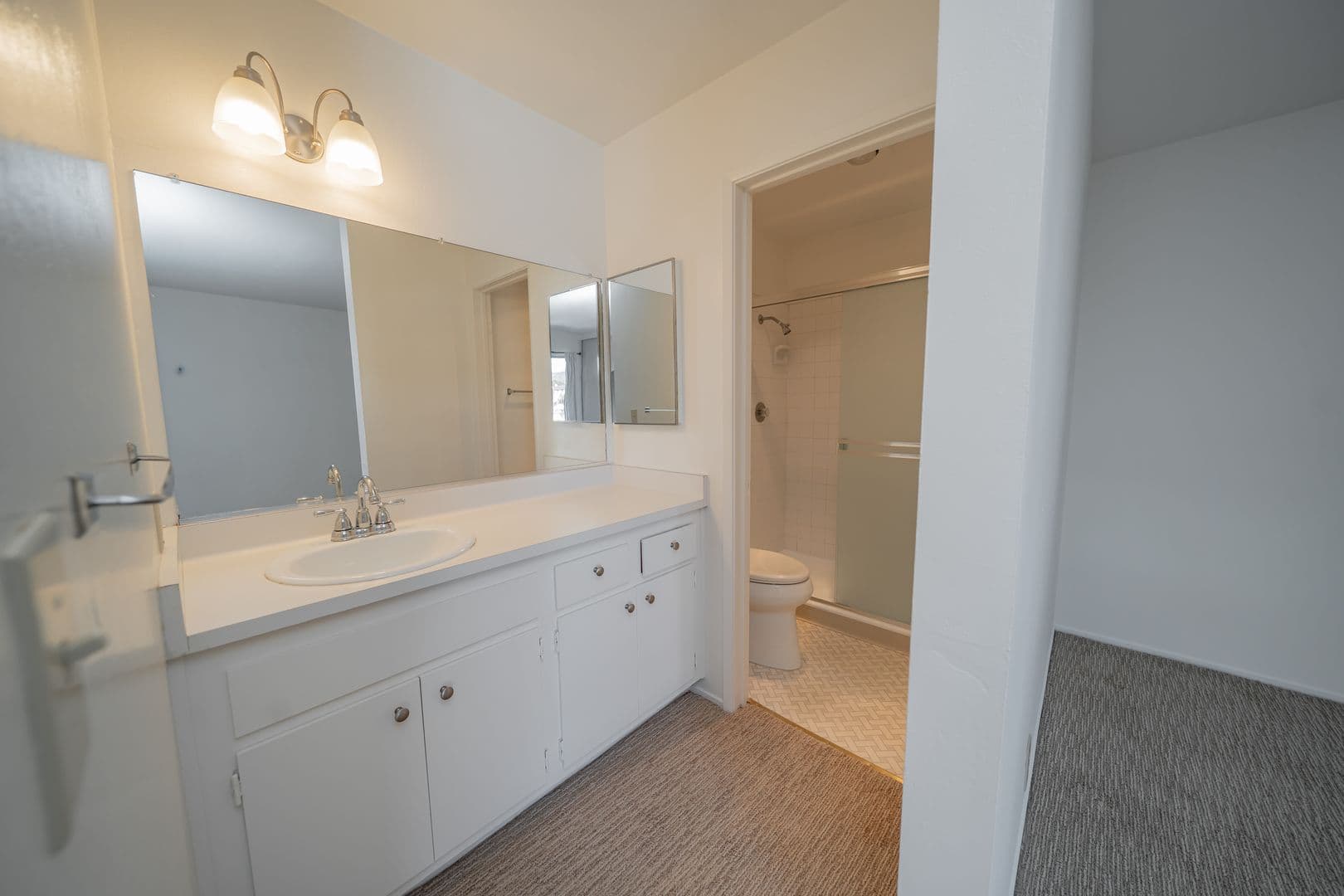 Oakland Apartment: 330 Adams Street