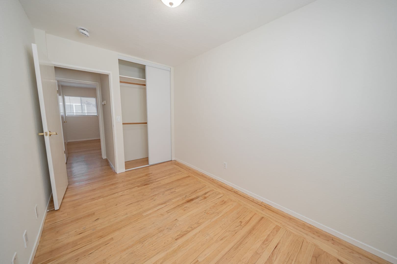 Berkeley Apartment: 1930 Hearst Avenue