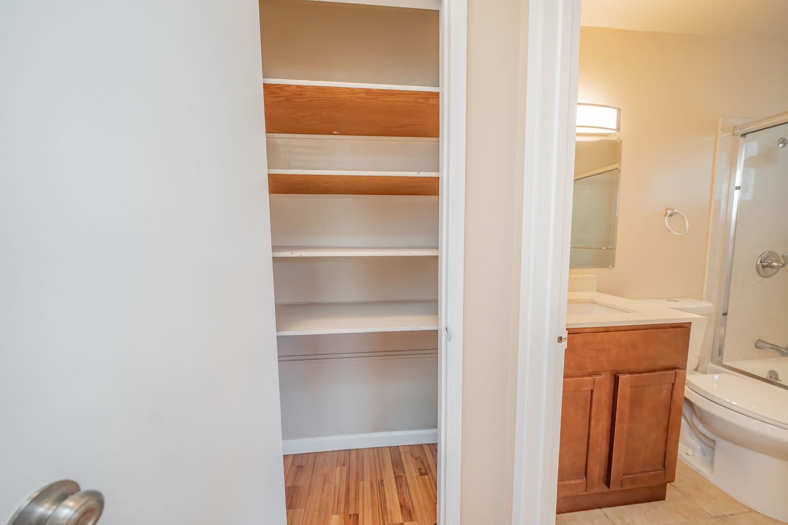 Oakland Apartment: 2268 35th Avenue