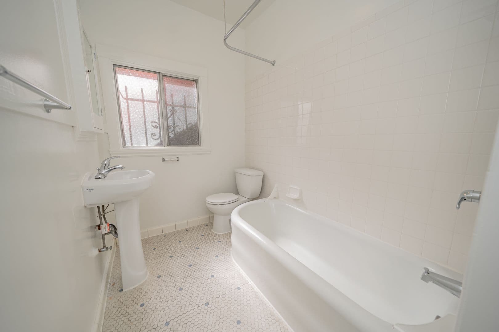 Oakland Apartment: 3115-3121 Davis Street