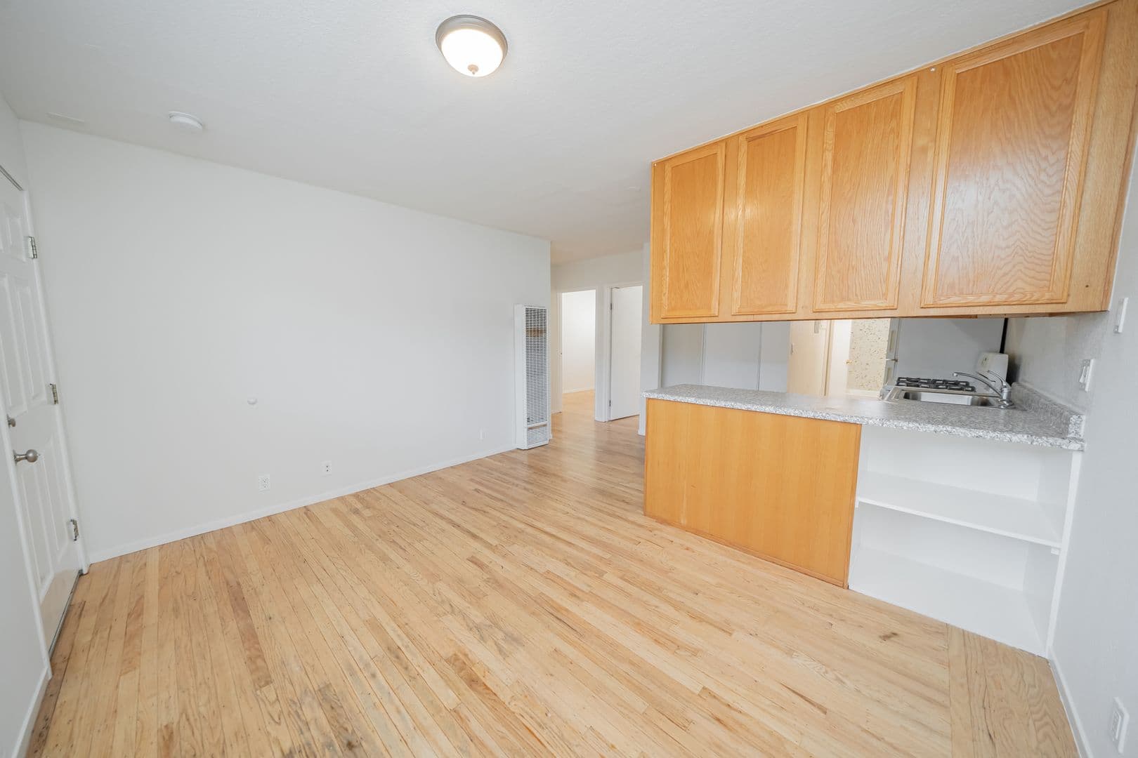 Berkeley Apartment: 1930 Hearst Avenue