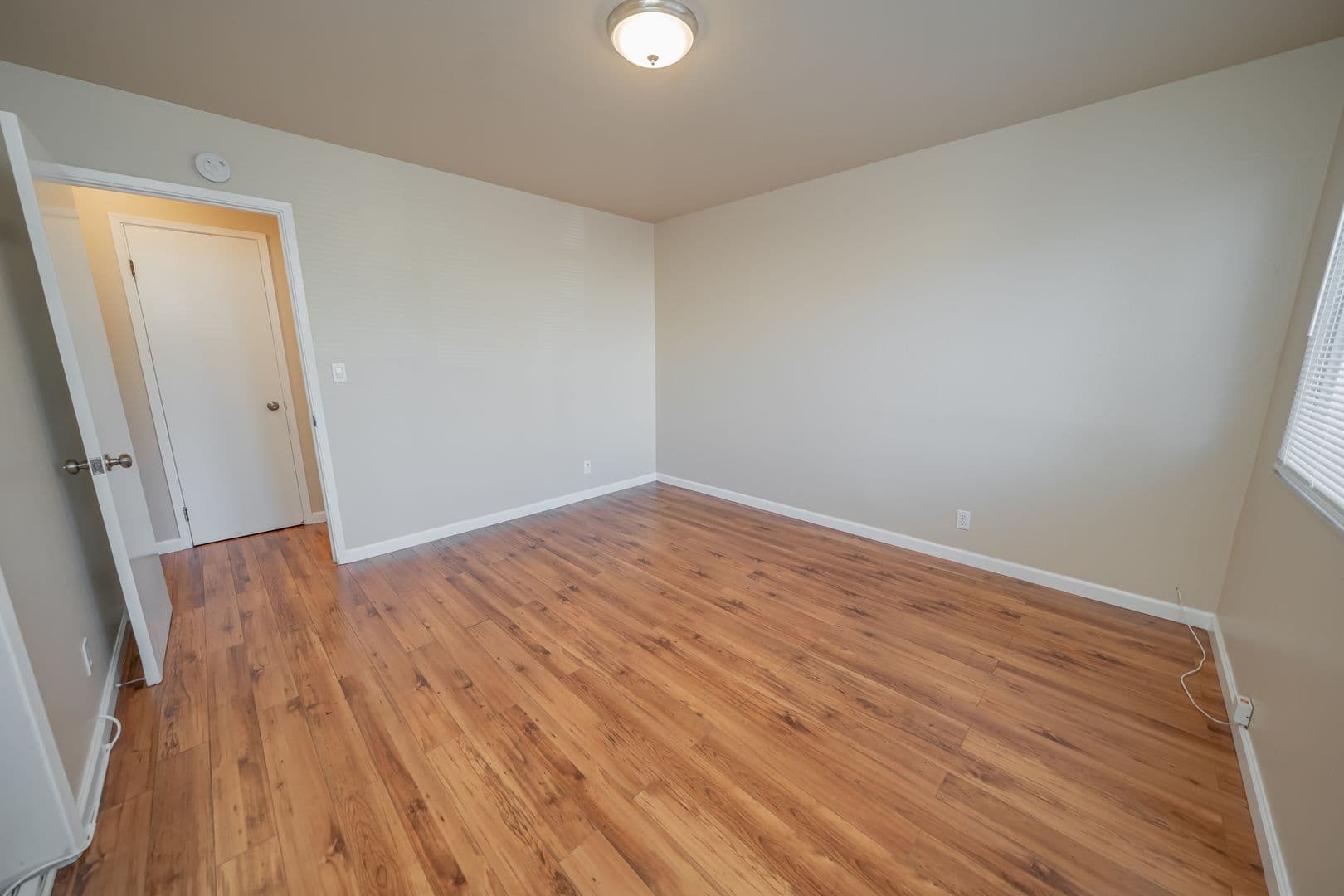 Oakland Apartment: 2268 35th Avenue