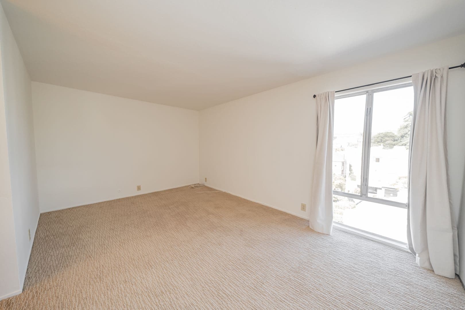 Oakland Apartment: 330 Adams Street