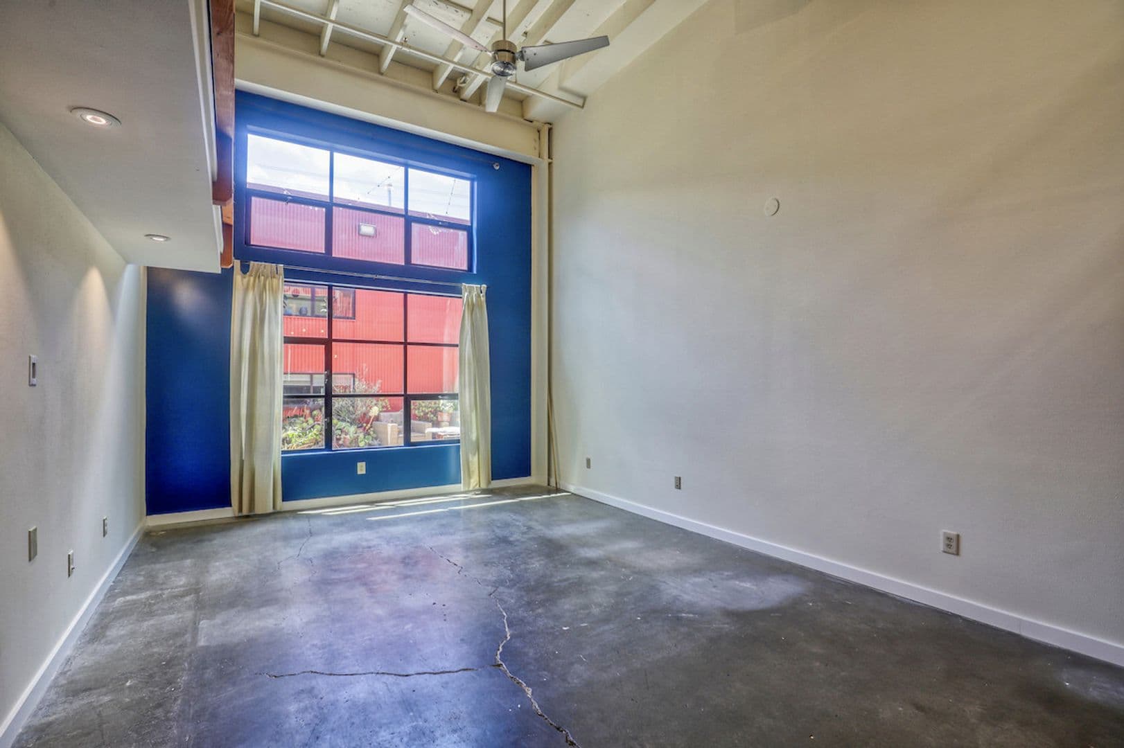 Oakland Apartment: 1000 43rd Street