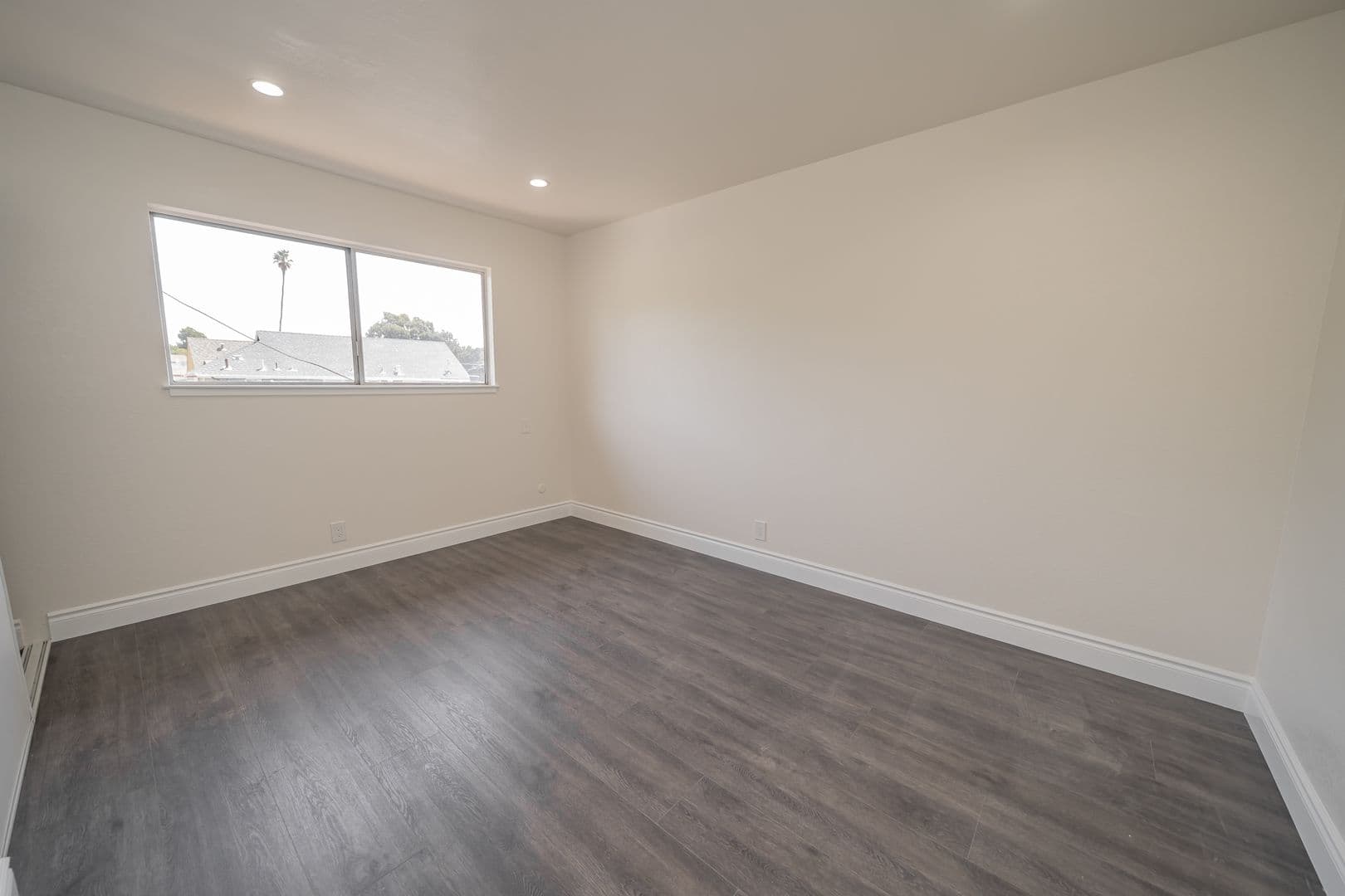 Oakland Apartment: 3222 Delaware Street