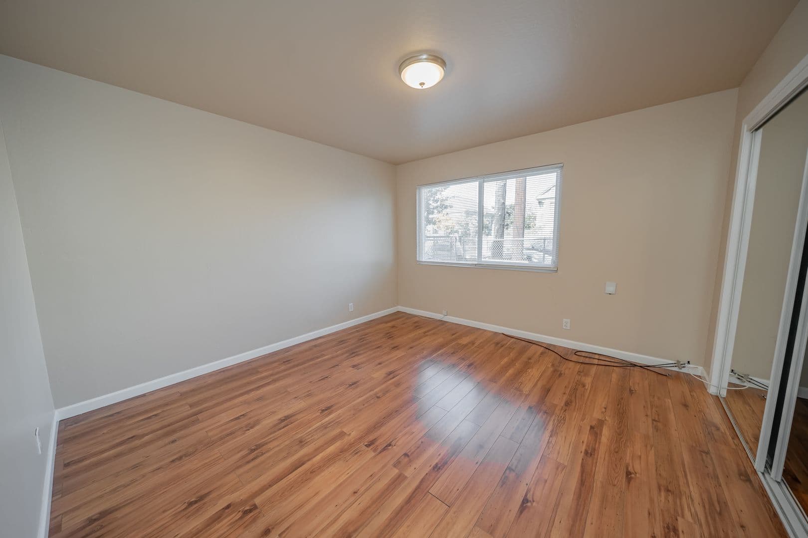 Oakland Apartment: 2268 35th Avenue