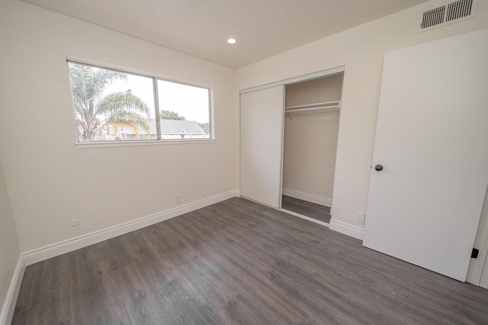 Oakland Apartment: 3222 Delaware Street