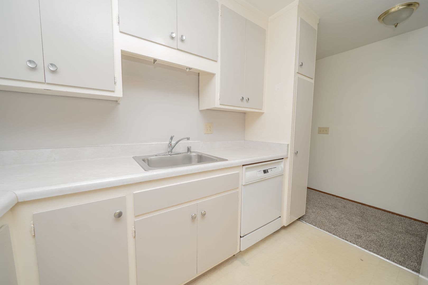 Oakland Apartment: 580 Jean St