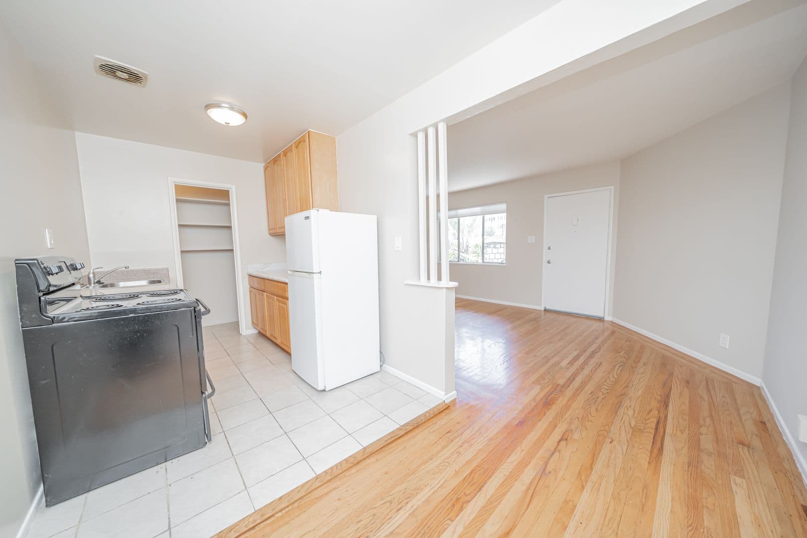 Oakland Apartment: 2275 Park Blvd