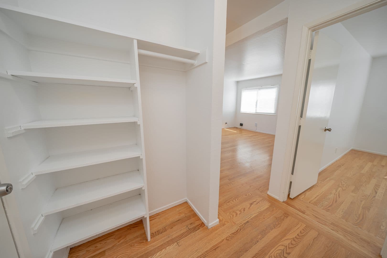 Oakland Apartment: 354 Vernon Street