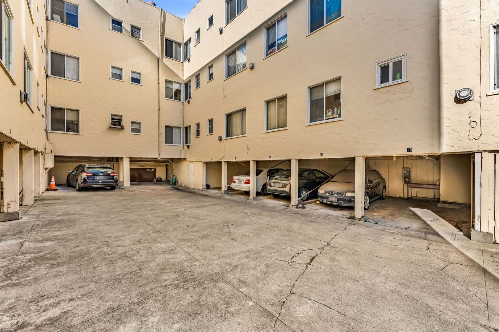 Berkeley Apartment: 2091 California Street