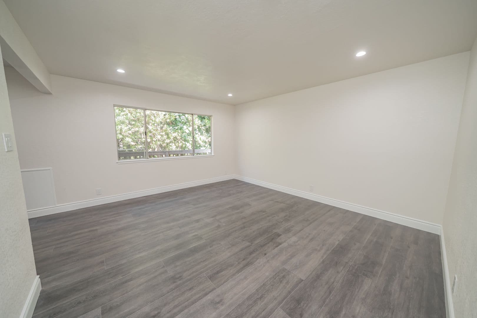 Oakland Apartment: 3222 Delaware Street