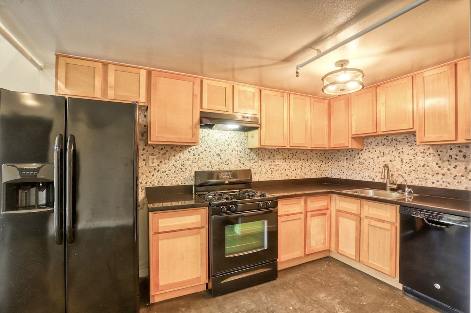 Oakland Apartment: 1000 43rd Street