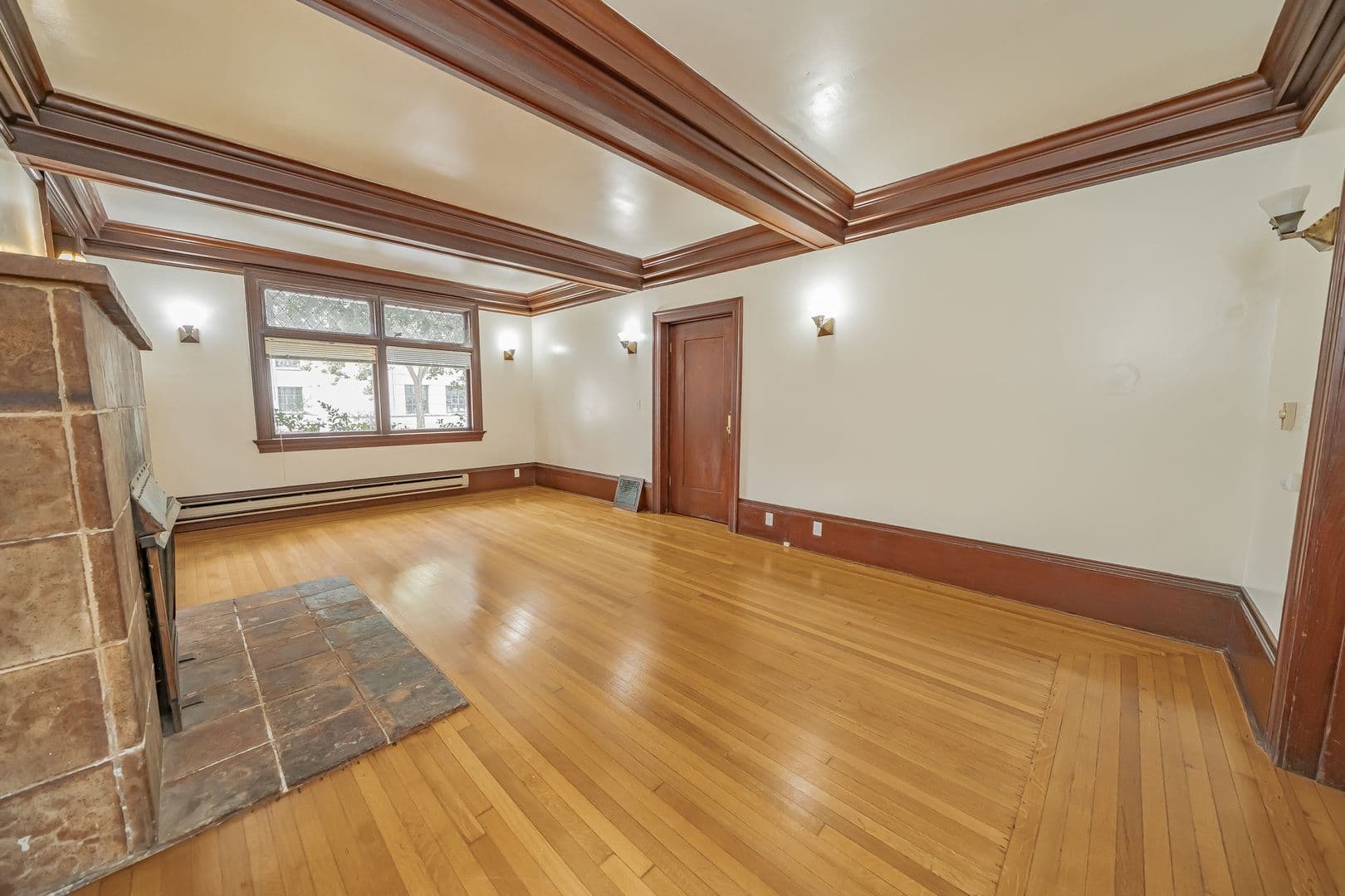 Berkeley Apartment: 2267 Hearst Avenue
