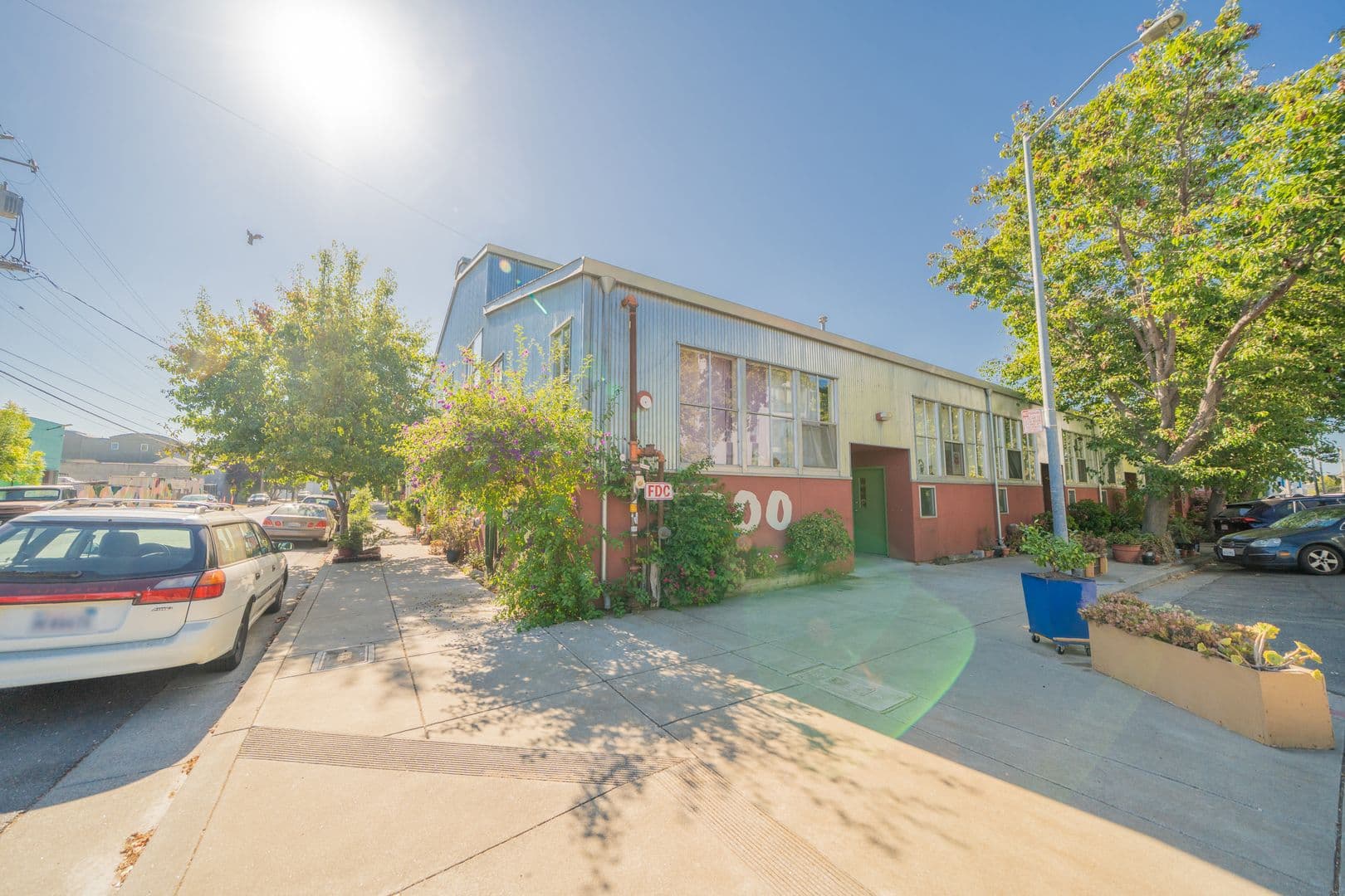 Oakland Apartment: 400 Derby Avenue