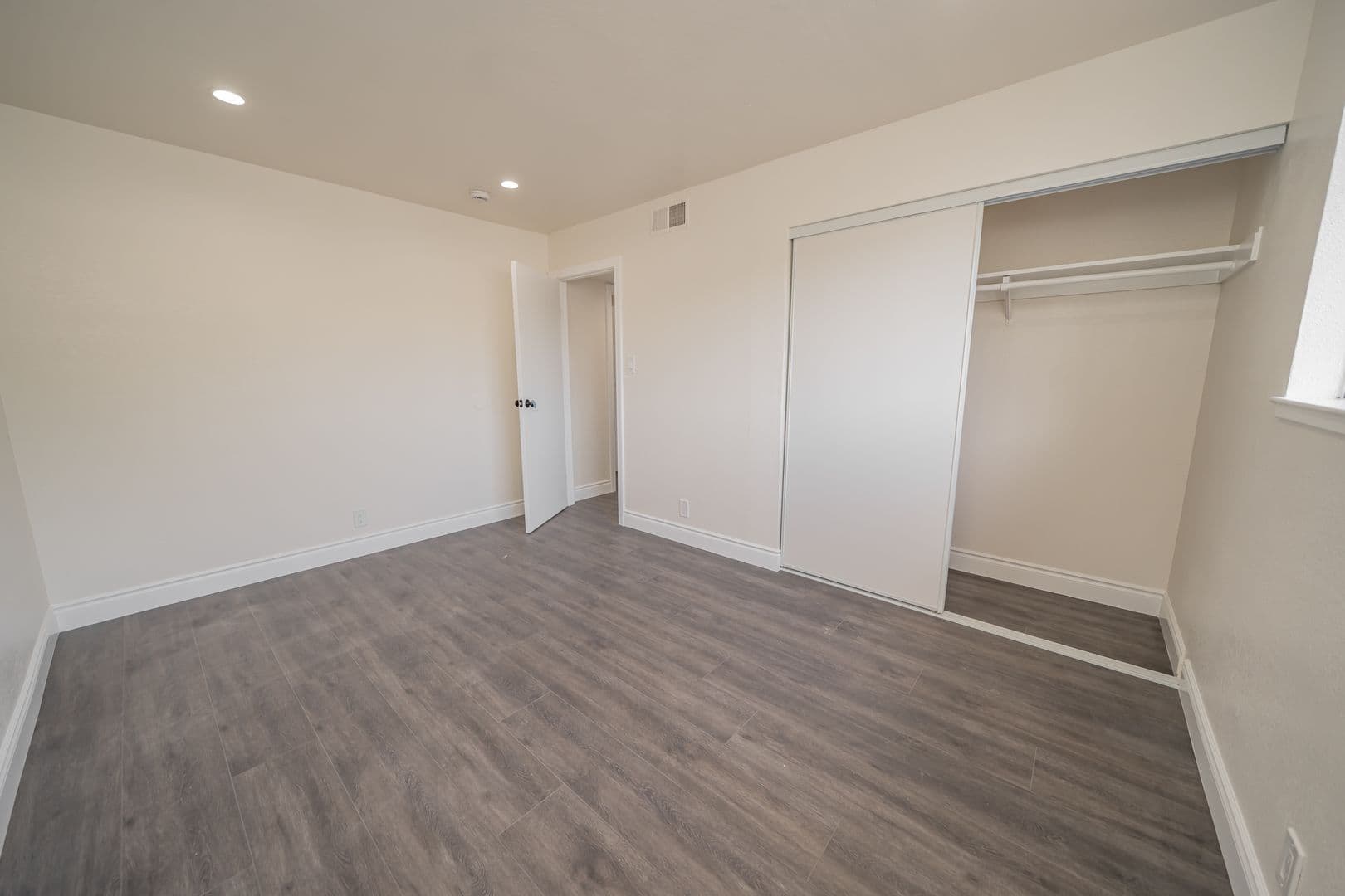 Oakland Apartment: 3222 Delaware Street