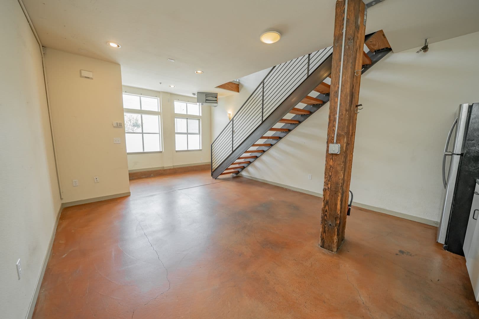 Oakland Apartment: 400 Derby Avenue