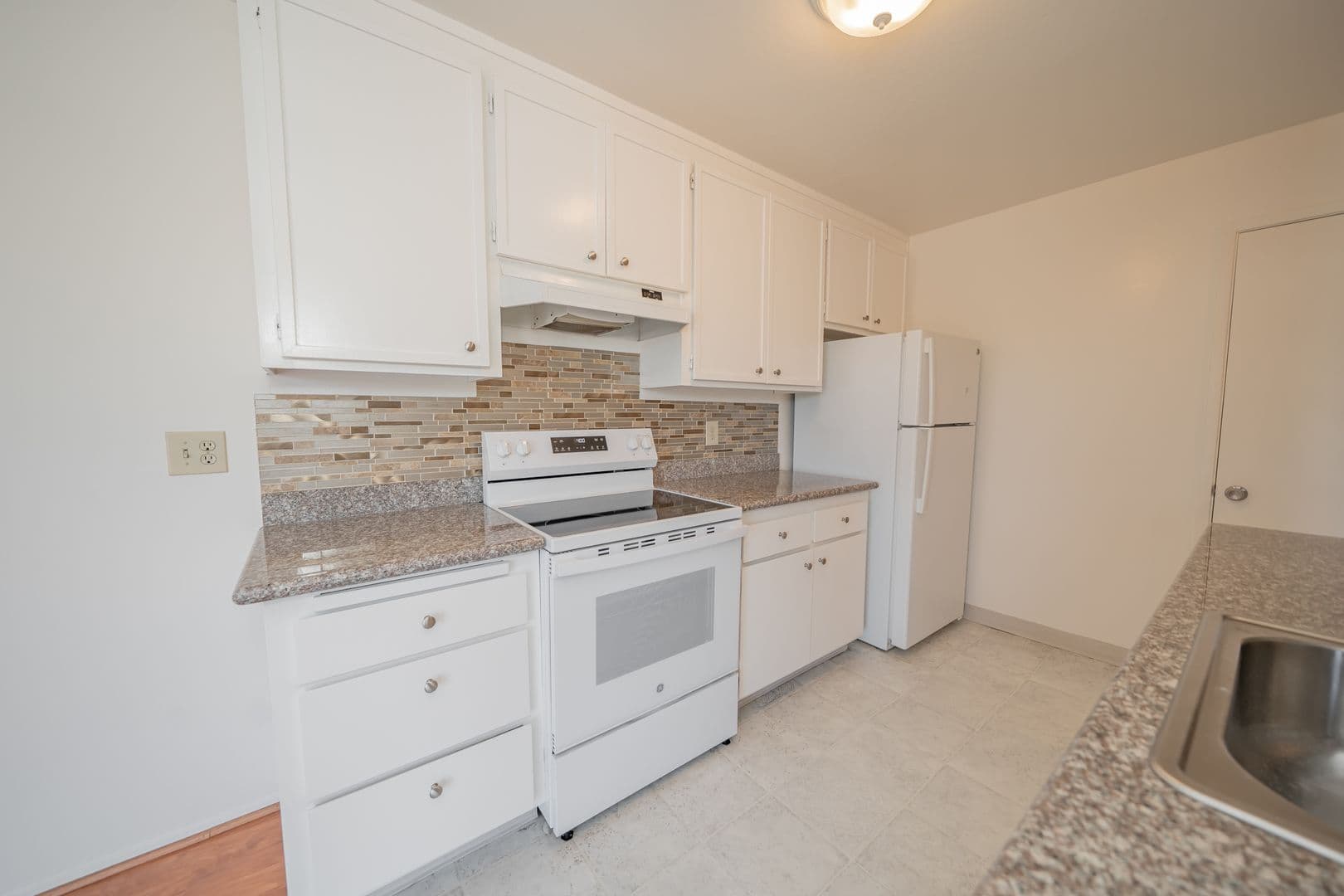 Oakland Apartment: 330 Adams Street